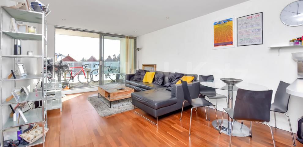 			LET, 2 Bedroom, 1 bath, 1 reception Apartment			 Qube Court. Balham Hill, Clapham South 
